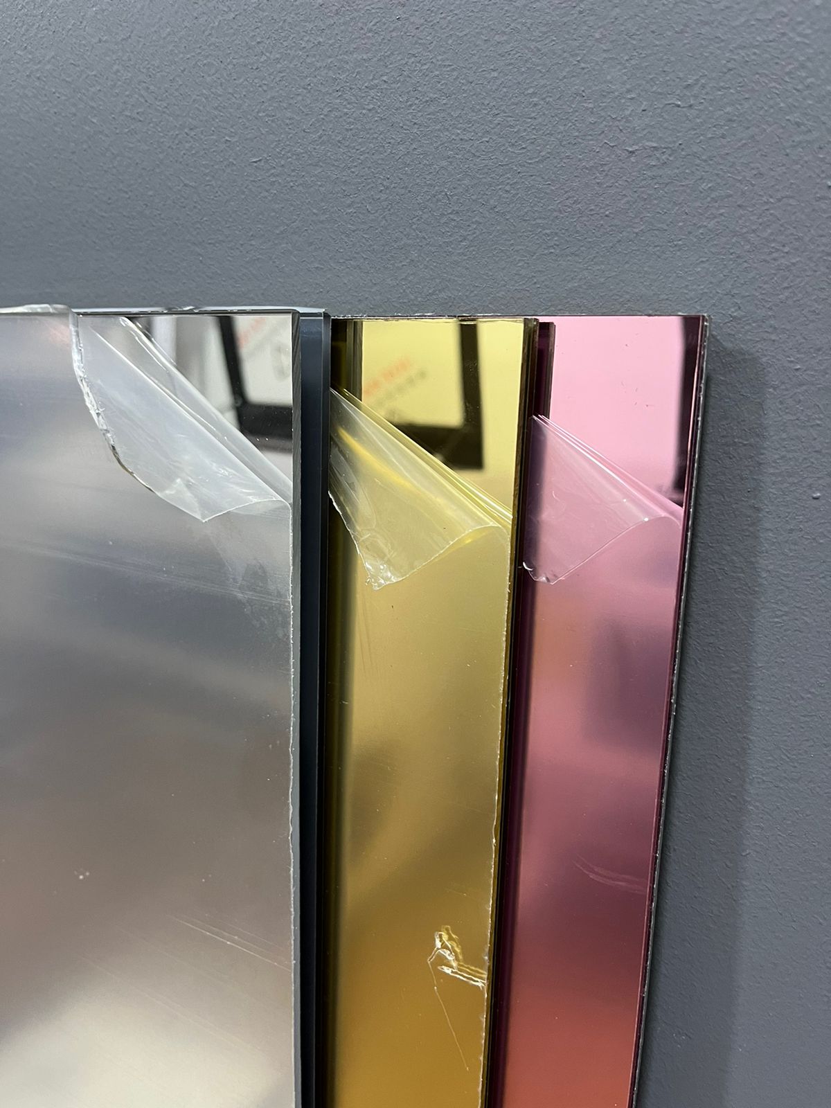 PLANCHAS DE ACRÍLICO ESPEJO EN DISTINTOS COLORES Y TAMAÑOS