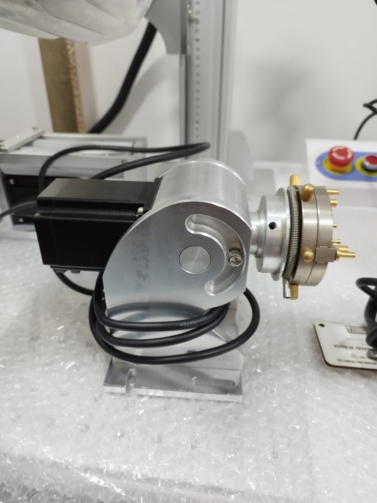 DISPOSITIVO ROTATIVO DE JOYERIA PARA GRABADO LASER FIBRA OPTICA