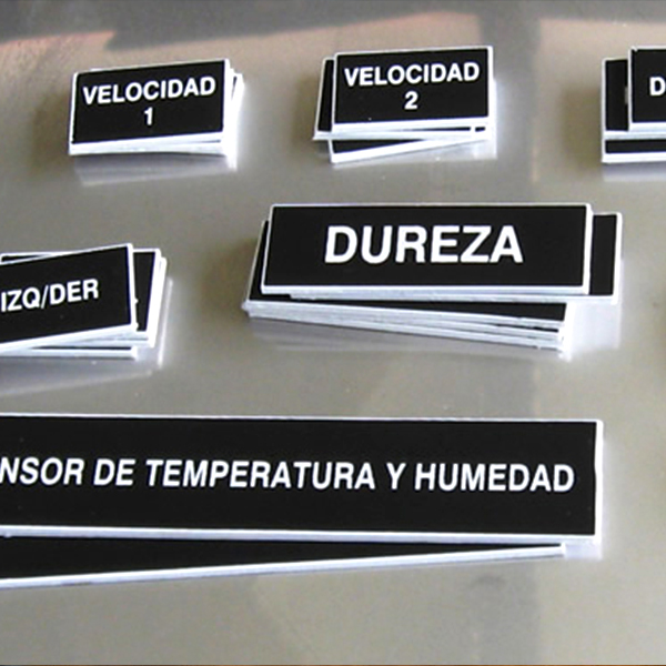 LÁMINAS DE ABS BICAPA O LAMICOID EN DISTINTOS COLORES Y TAMAÑOS